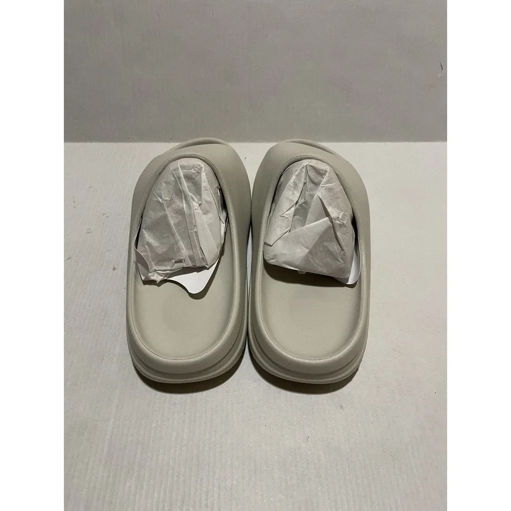 YS-01 Cream Size 10 Slides Brand New W/ Dust Bag